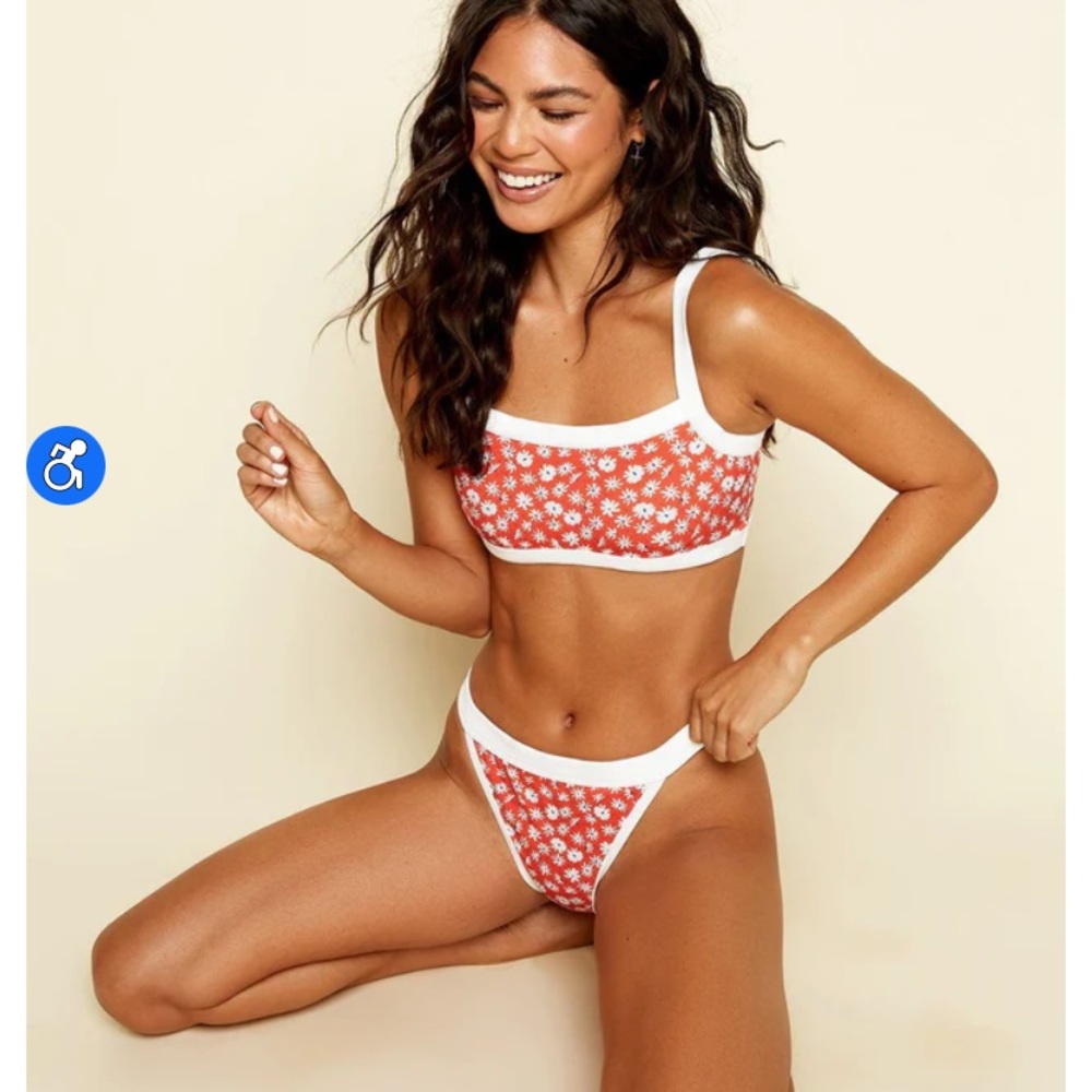 NWT Dippin daisies bikini top